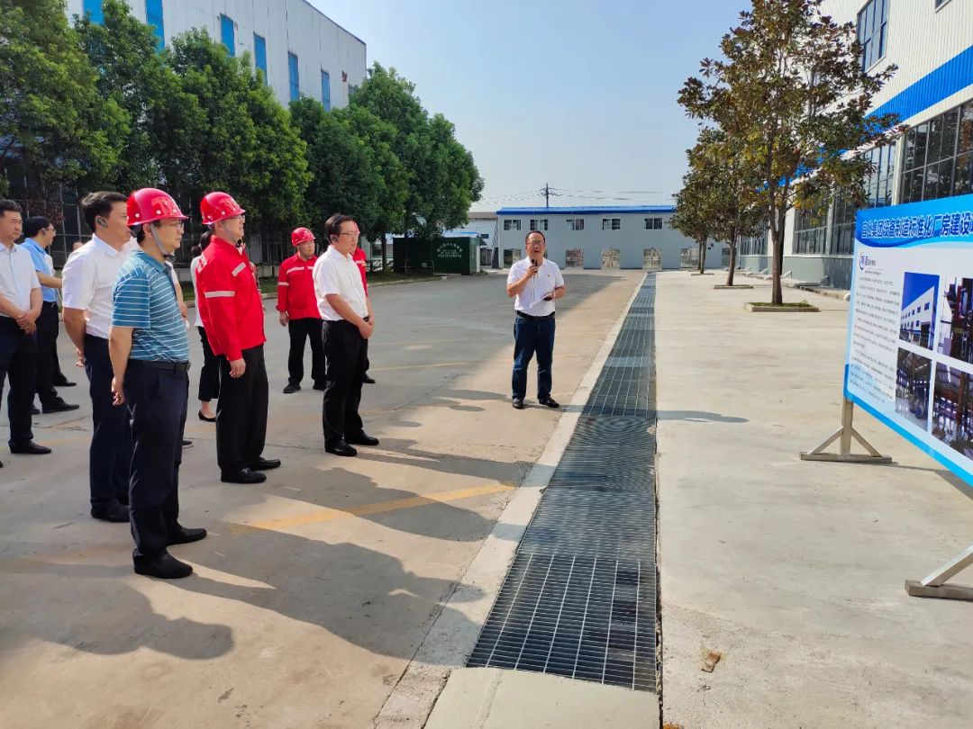 現(xiàn)場觀摩！猇亭區(qū)二季度項目拉練活動走進化機公司設備制造標準化廠房建設項目