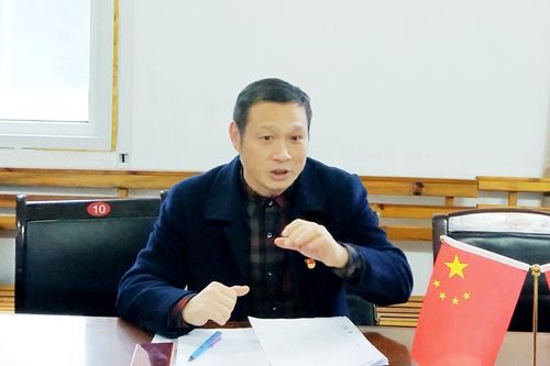 向宇飛列席指導(dǎo)股份公司氯堿黨支部“不忘初心、牢記使命”專題組織生活會(huì)(圖2)