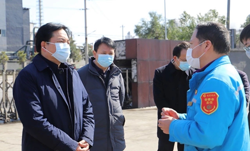 宜都市委書記羅聯(lián)峰到楚星公司檢查督導(dǎo)疫情防控及安全生產(chǎn)情況(圖1) 宜都市委書記羅聯(lián)峰到楚星公司檢查督導(dǎo)疫情防控及安全生產(chǎn)情況(圖1)