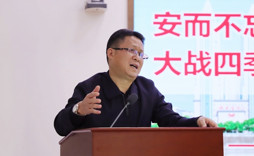 王大真到松滋肥業(yè)、楚星公司、新材料公司和股份公司現(xiàn)場(chǎng)調(diào)研(圖5)