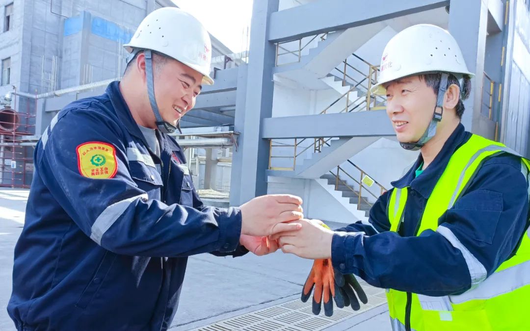 新疆宜化乙炔車(chē)間運(yùn)行一班：立足崗位強(qiáng)技能，凝心聚力創(chuàng)佳績(jī)(圖5)