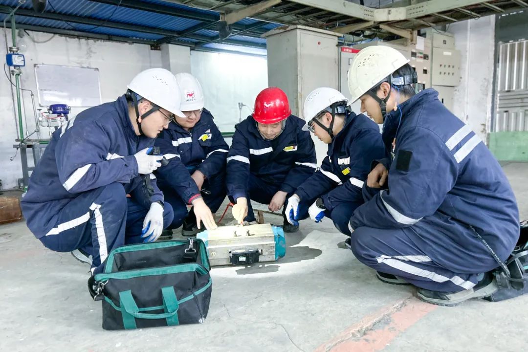 喜訊！股份公司PVC電儀維護(hù)班、消防班榮獲此項(xiàng)榮譽(yù)(圖2)