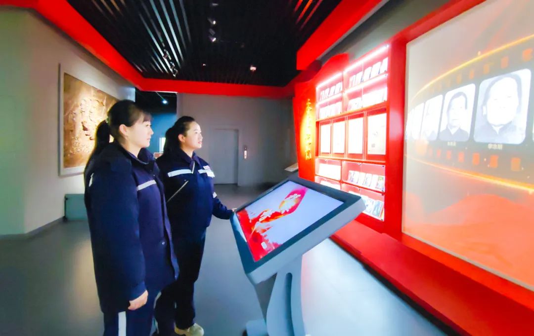 青海片區(qū)公司：緬懷先輩祭英烈，踔厲奮發(fā)譜新篇(圖6)