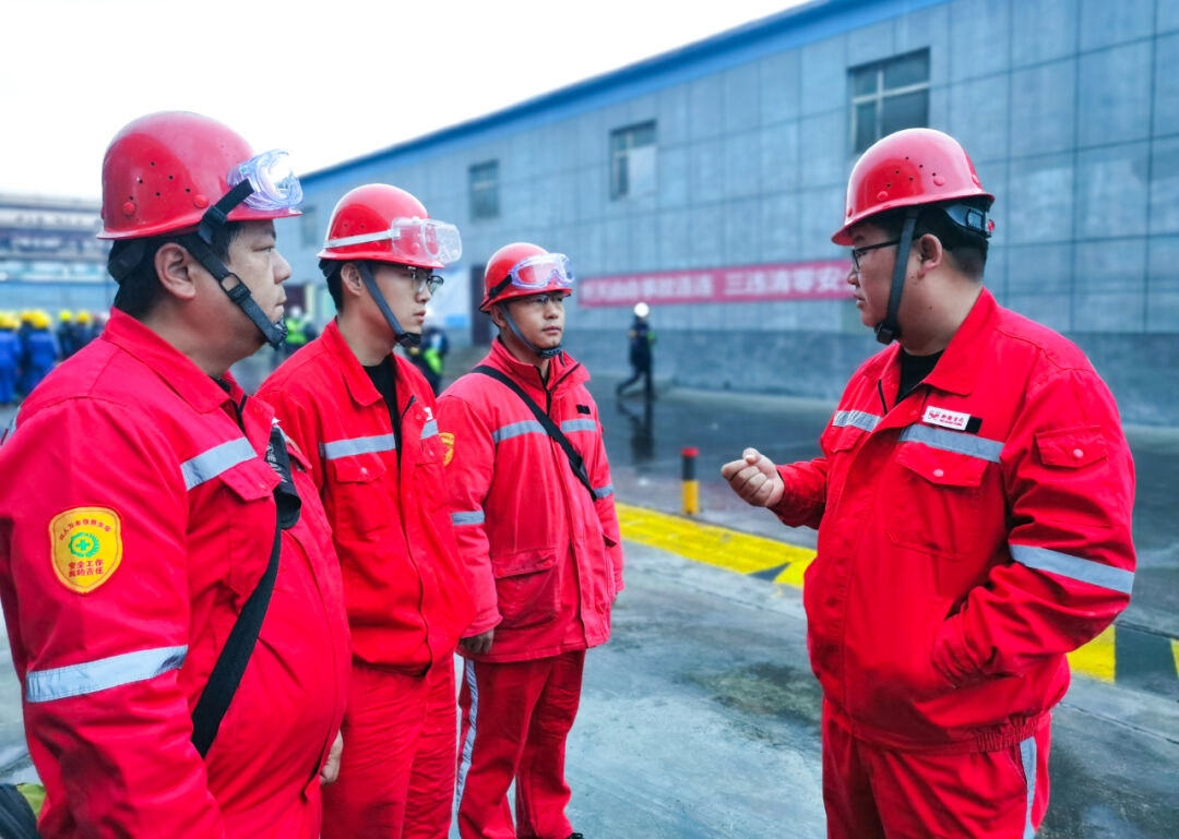 新疆宜化：直擊大修一線，看他們奮戰(zhàn)的身影(圖8)
