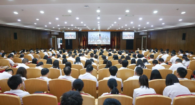 宜化集團(tuán)召開警示教育大會(huì)(圖1) 宜化集團(tuán)召開警示教育大會(huì)(圖1)