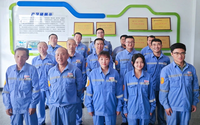 新疆宜化5個(gè)班組獲評(píng)準(zhǔn)東開(kāi)發(fā)區(qū)安全管理標(biāo)準(zhǔn)化班組(圖1) 新疆宜化5個(gè)班組獲評(píng)準(zhǔn)東開(kāi)發(fā)區(qū)安全管理標(biāo)準(zhǔn)化班組(圖1)