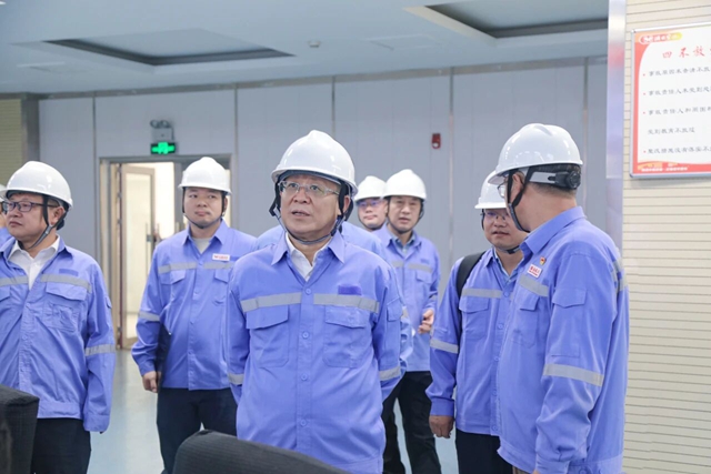 王大真到內(nèi)蒙古區(qū)域分子公司現(xiàn)場(chǎng)辦公(圖2)