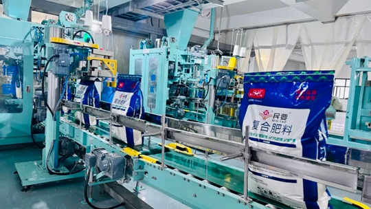 宜化酵母復(fù)合肥成功下線！增值復(fù)合肥再添“新成員”(圖1)