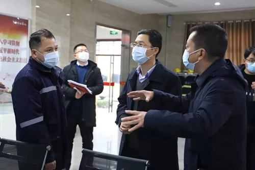 宜都市委副書(shū)記、市長(zhǎng)李澤剛到楚星公司慰問(wèn)市拔尖人才